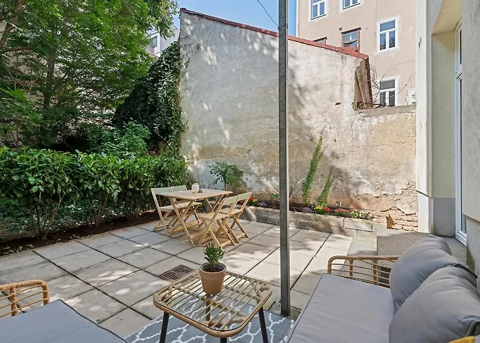 Διαμέρισμα & Peaceful With Terrace Βιέννη